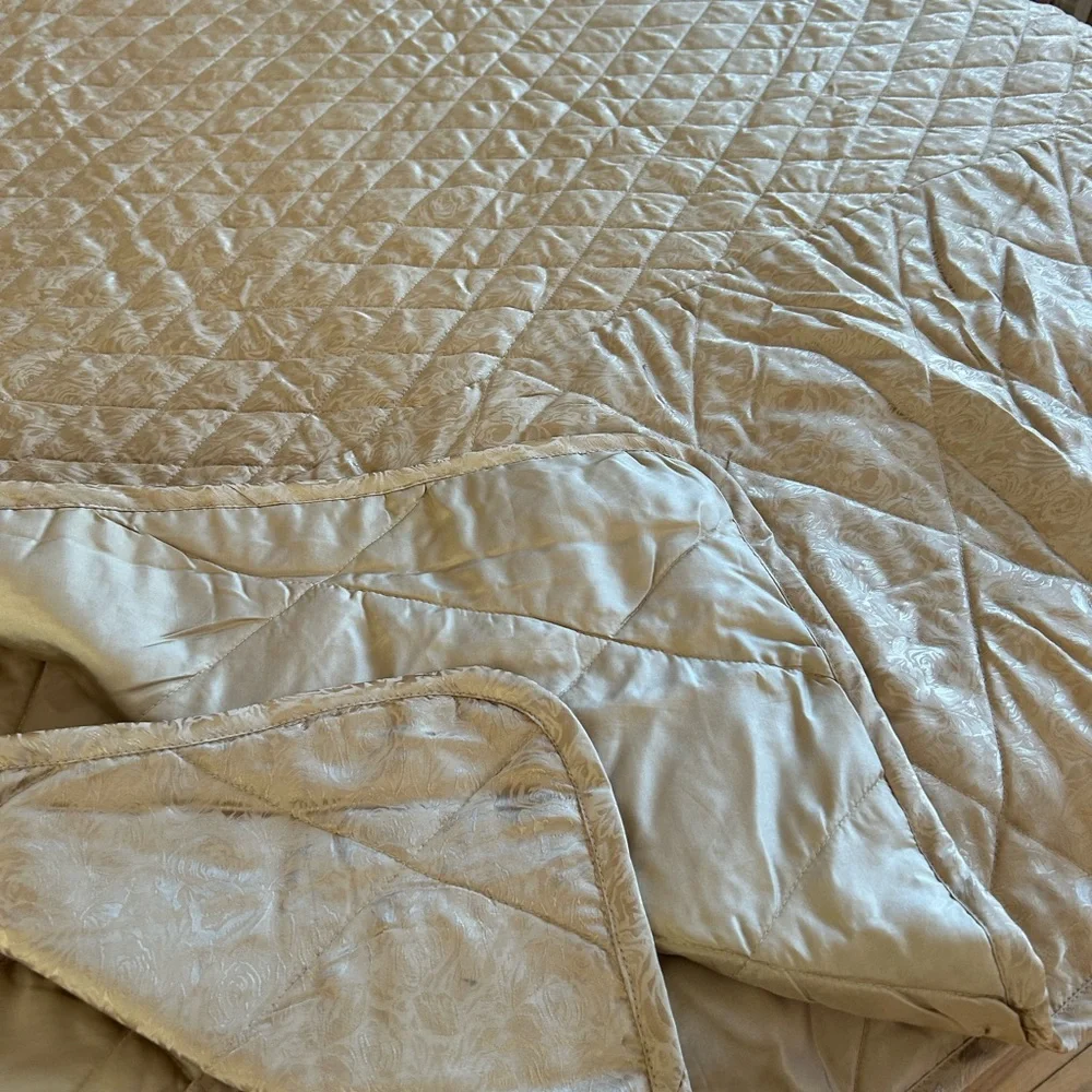 Elegant Subtle Gold Quilted Bedspread with Dust Ruffle